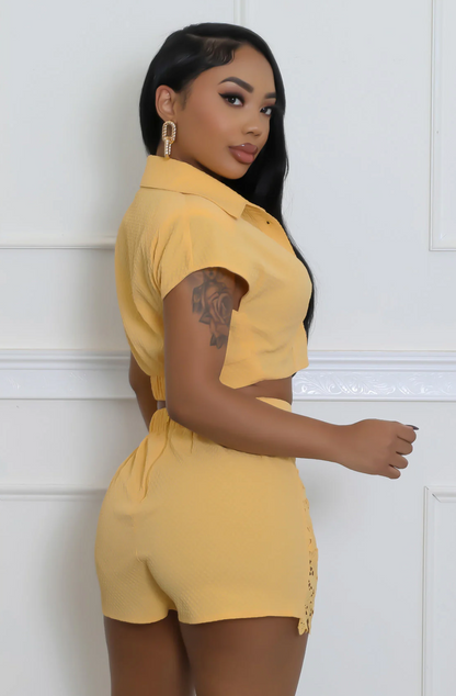 PRETTY ON POINT SHORT SET BANANA
