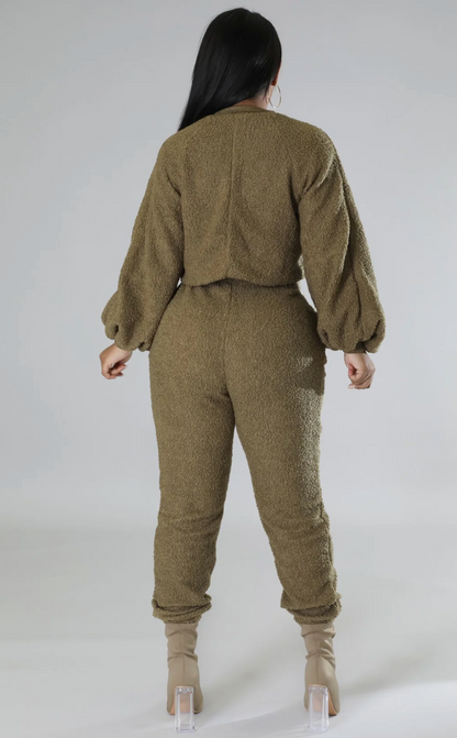FUZZY FEELINGS PANT SET - OLIVE