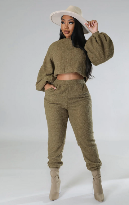 FUZZY FEELINGS PANT SET - OLIVE